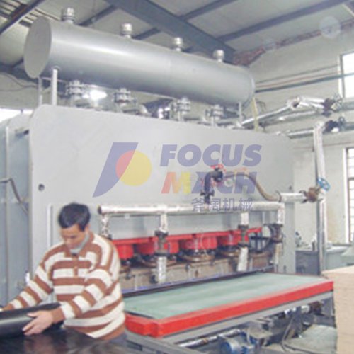 MÁQUINA DE PRENSA EN CALIENTE PARA LAMINACIÓN DE CICLO CORTO